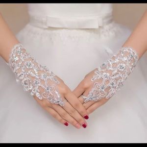 NEW Beaded Lace Satin Short Bridal Gloves